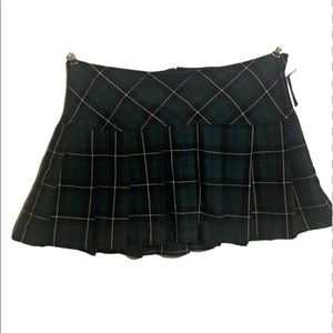 Hot Topic size L Pleated Plaid Mini Skirt